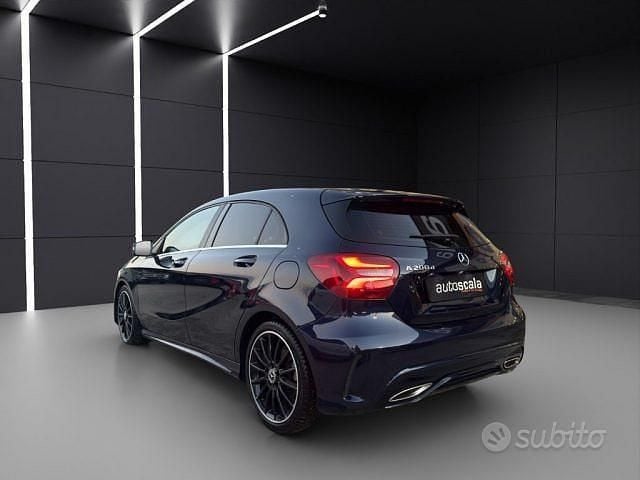 Usata Mercedes A200 Premium 136 CV (100 kW) 2017 Blu Berlina