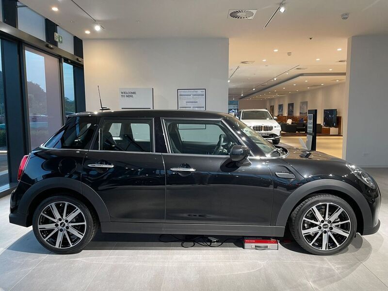 Nero Usata 2022 Mini Cooper Classic Due volumi | 34.500 € - Immagine 1/4