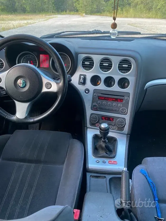 Usata Alfa Romeo 159 120 CV (88 kW) 2006 Rosso Berlina