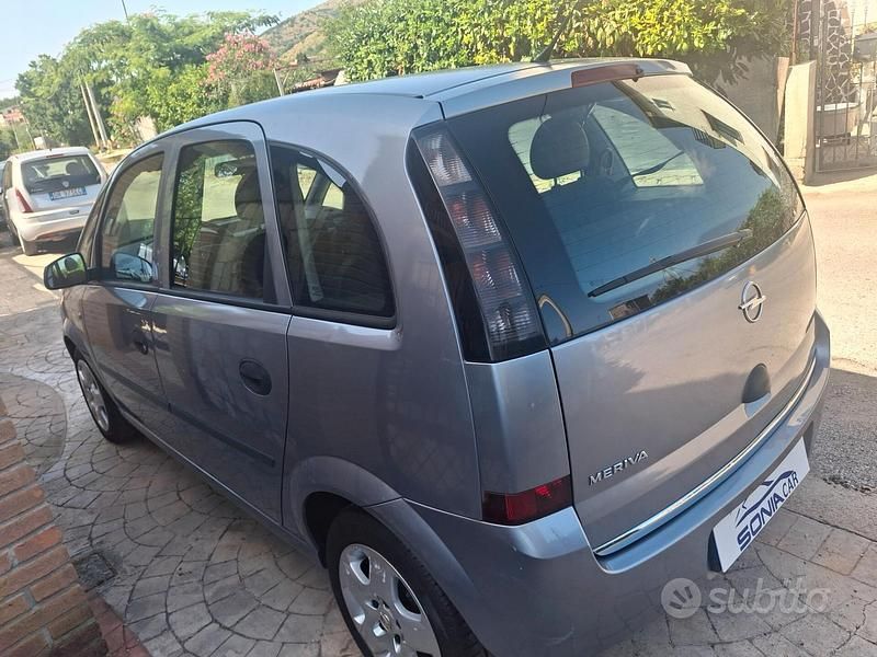 Usata Opel Meriva Enjoy 90 CV (66 kW) 2008 Grigio Monovolume
