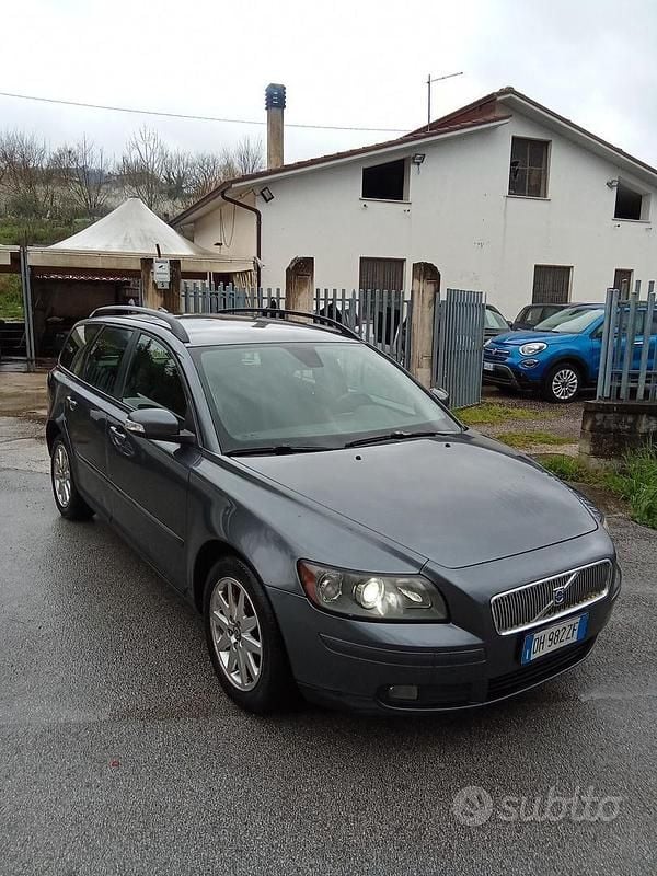 Usata Volvo V50 Momentum 136 CV (100 kW) 2007 Grigio Station wagon