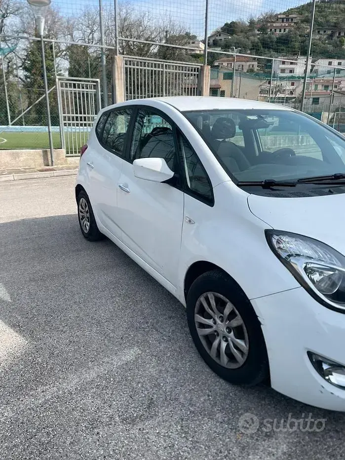 Usata Hyundai ix20 90 CV (66 kW) 2015 Bianco Utilitaria