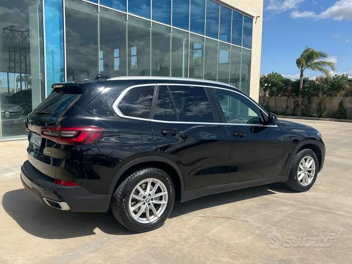 Usata BMW X5 Efficient Dynamics 231 CV (169 kW) 2022 Blu SUV
