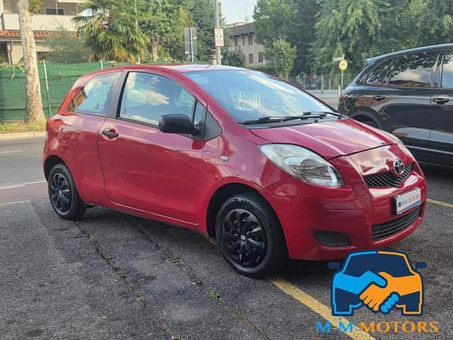 Usata Toyota Yaris Eco 69 CV (50 kW) 2010 Rosso Berlina