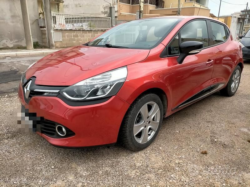 Usata Renault Clio IV 75 CV (55 kW) 2013 Rosso Berlina