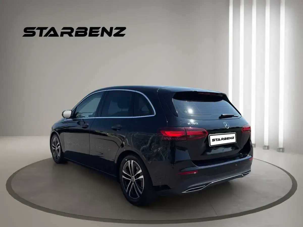 Usata Mercedes B180 AMG Line Premium 136 CV (100 kW) 2023 Nero Utilitaria