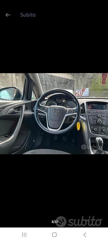 Usata Opel Astra 120 CV (88 kW) 2012 Nero Station wagon