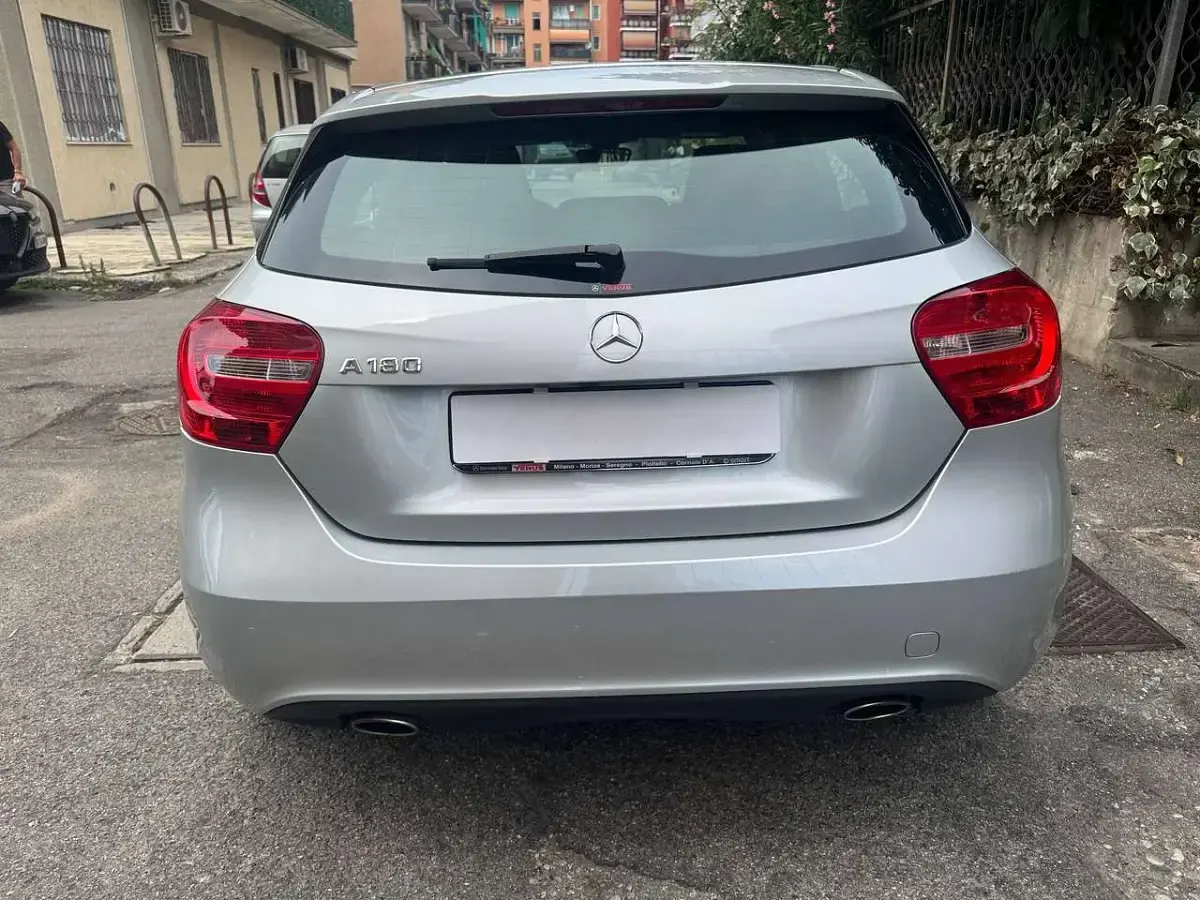Usata Mercedes A180 Premium 122 CV (89 kW) 2013 Argento Utilitaria