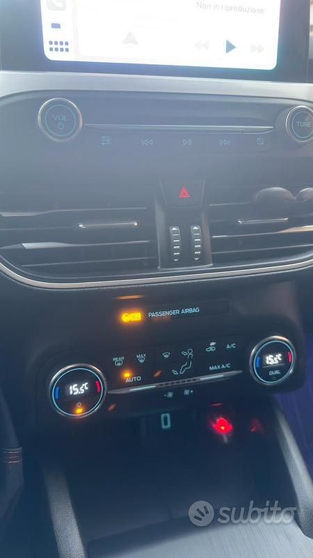 Usata Ford Focus Business Edition 125 CV (91 kW) 2019 Blu Berlina