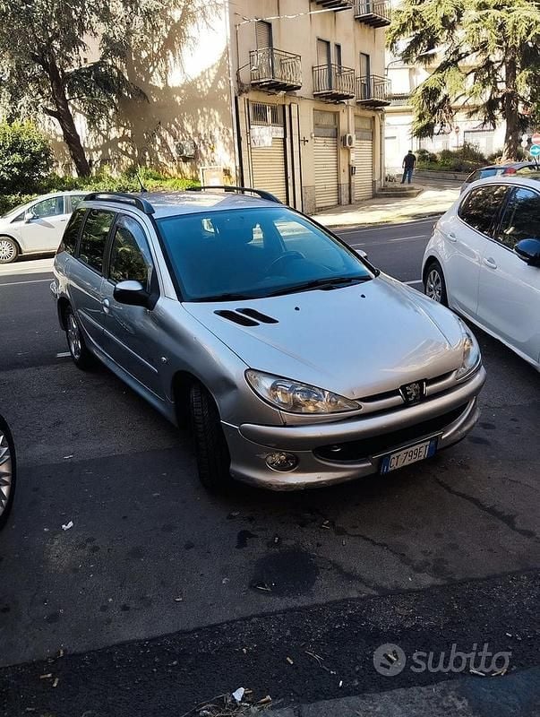 Grigio Usata 2005 Peugeot 206 Station wagon | 800 € - Immagine 1/3