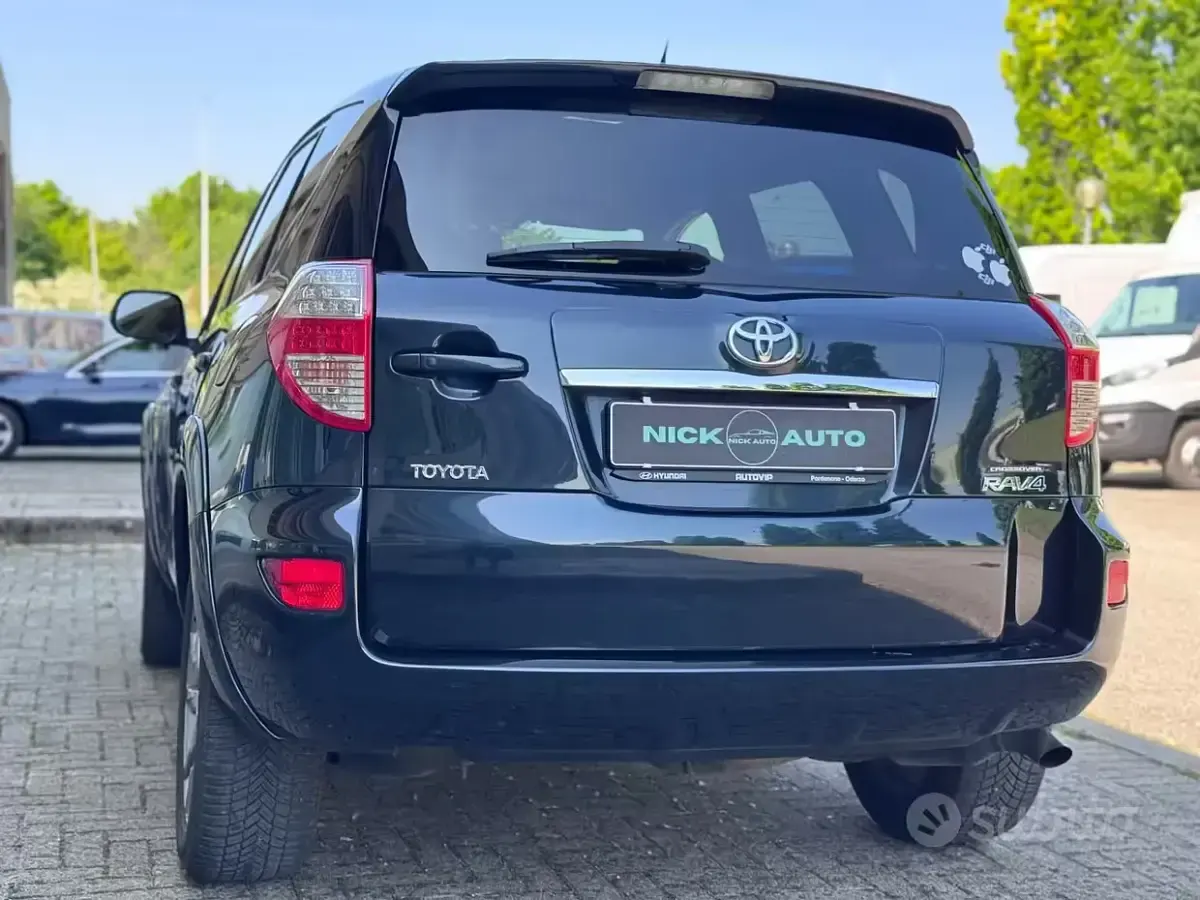 Second-hand Toyota RAV4 Style 150 CP (110 kW) 2012 Albastru SUV