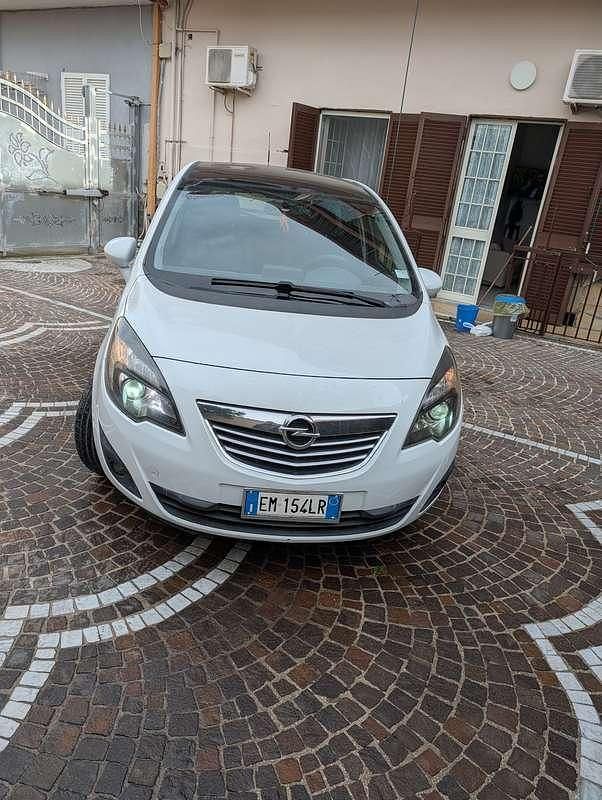 Usata Opel Meriva 110 CV (80 kW) 2012 Monovolume