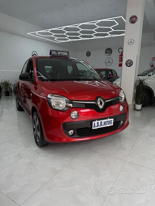 Usata Renault Twingo SE 69 CV (50 kW) 2018 Rosso Utilitaria