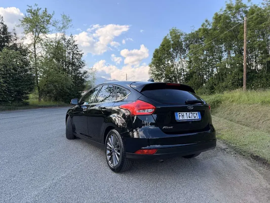Usata Ford Focus Titanium 120 CV (88 kW) 2017 Berlina
