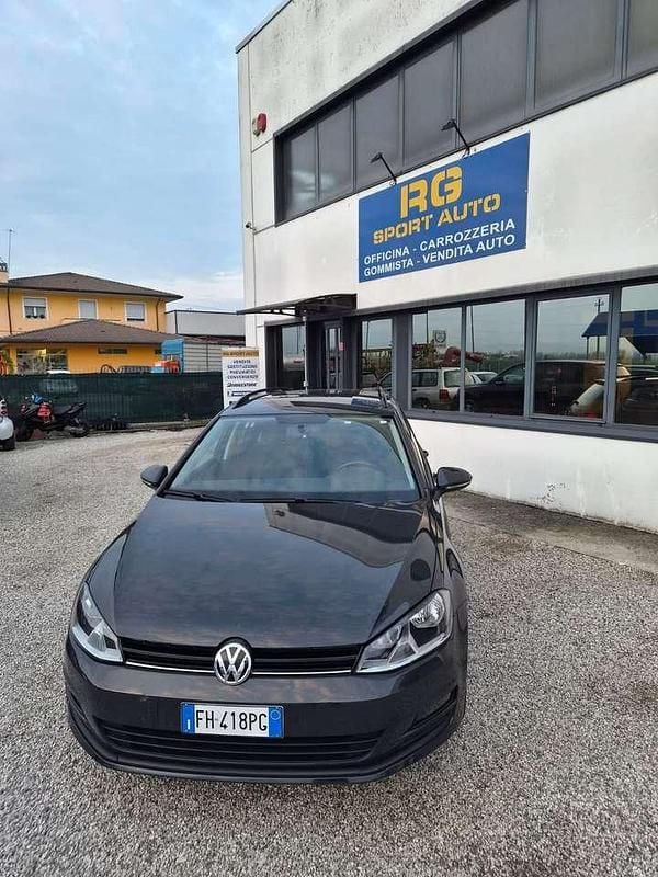 Usata VW Golf VII Comfortline 110 CV (80 kW) 2017 Grigio Station wagon