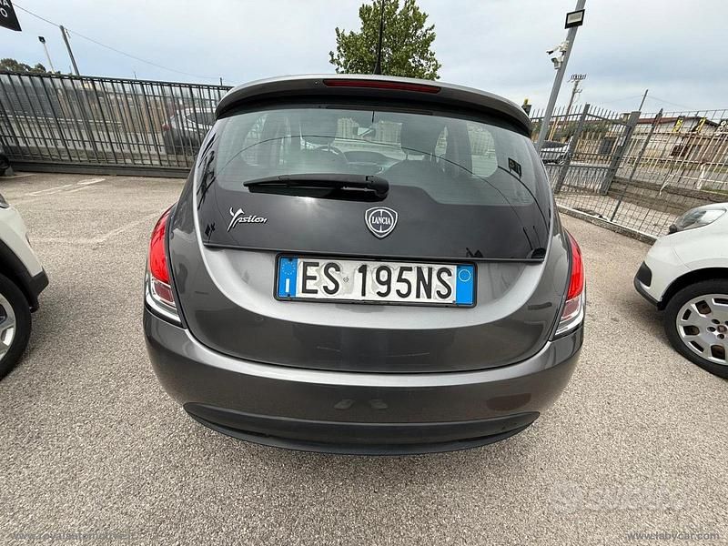 Usata Lancia Ypsilon S 95 CV (69 kW) 2013 Grigio Utilitaria