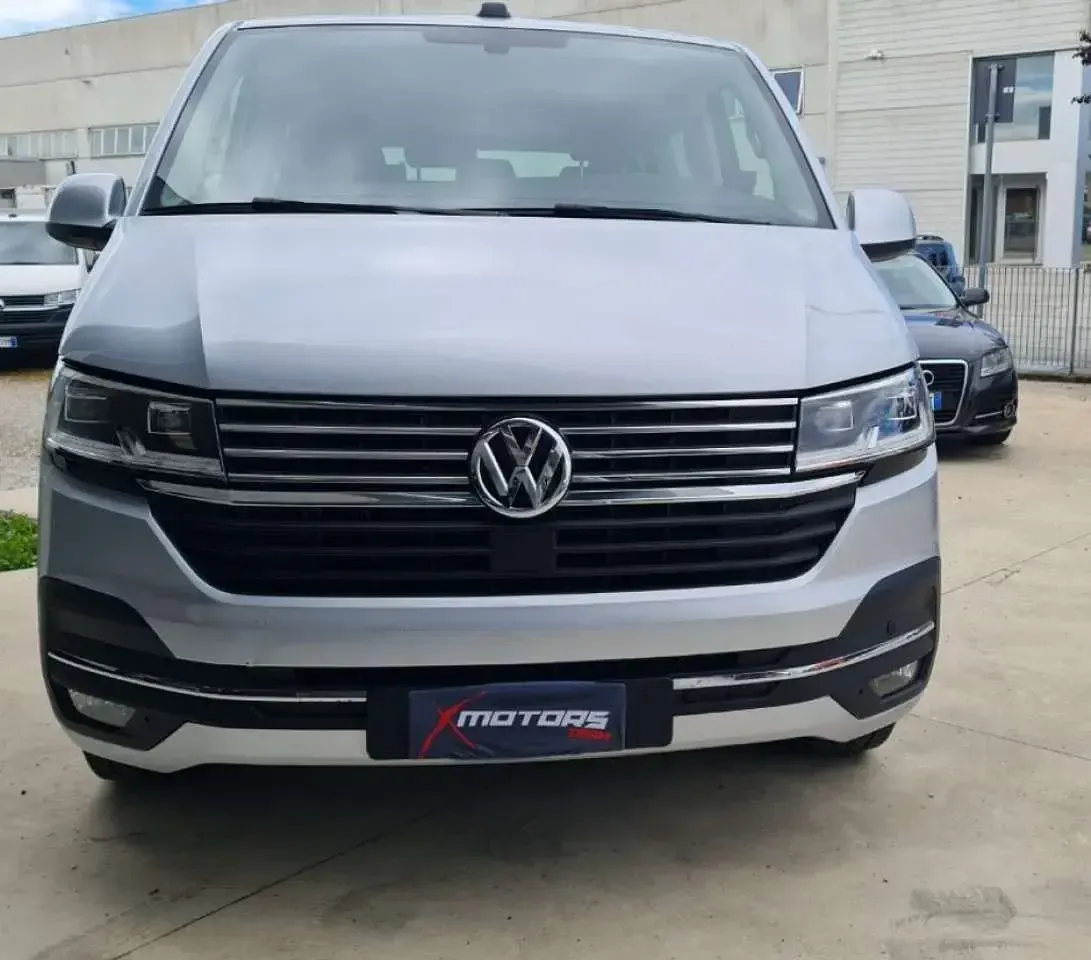 Usata VW Caravelle 199 CV (146 kW) 2020 Argento Furgone