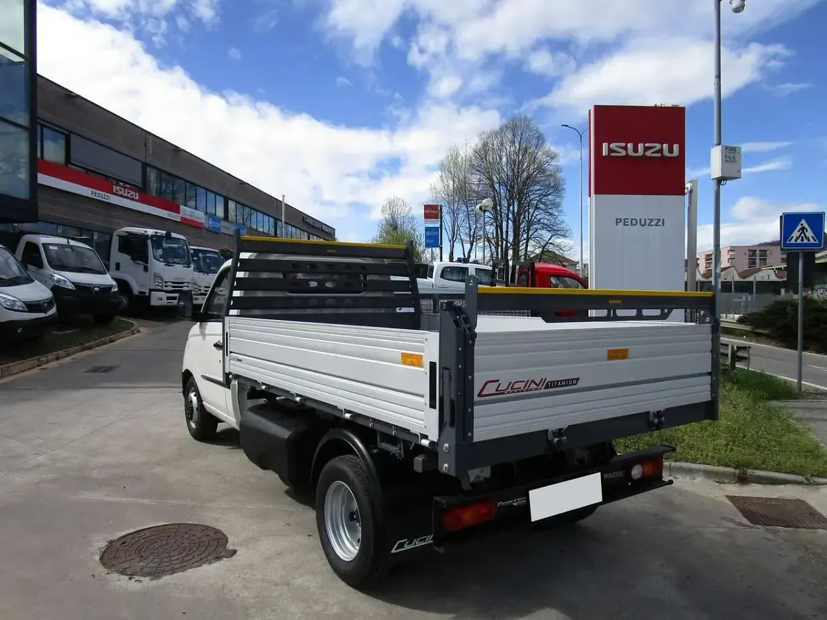 Nuova Piaggio Porter 105 CV (77 kW) 2025 Bianco