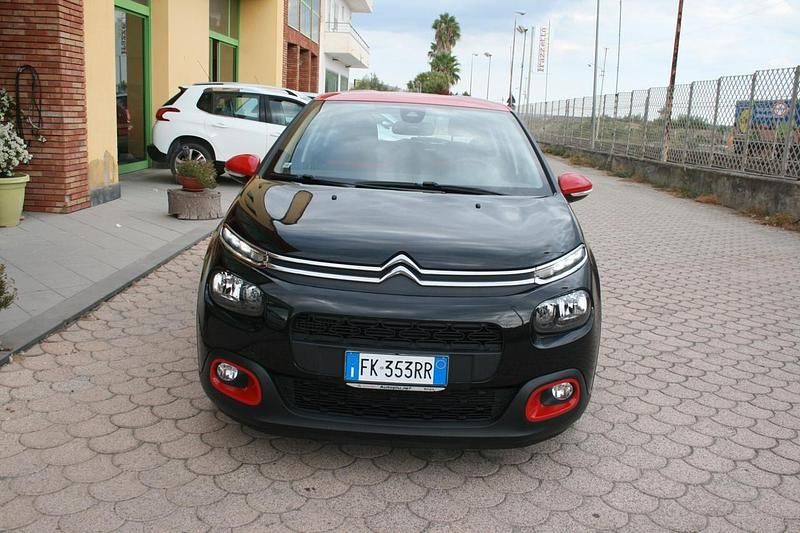 Nero Usata 2017 Citroën C3 Shine Due volumi | 9900 € (Buon prezzo) - Immagine 1/4