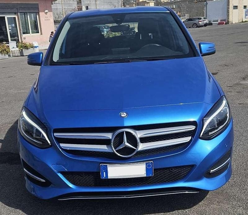 Usata Mercedes B220 Executive 184 CV (135 kW) 2016 Blu/azzurro Monovolume