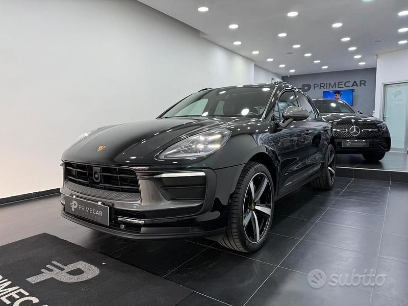 Usata Porsche Macan Chrono 265 CV (194 kW) 2022 Nero SUV
