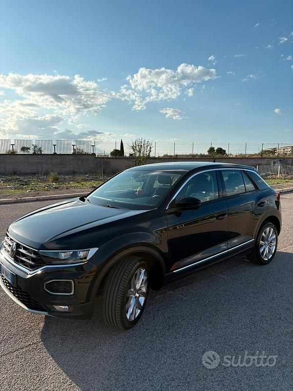 Usata VW T-Roc Advance 116 CV (85 kW) 2020 Nero SUV