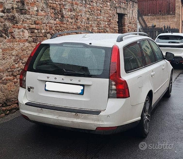 Usata Volvo V50 2010 Bianco Station wagon