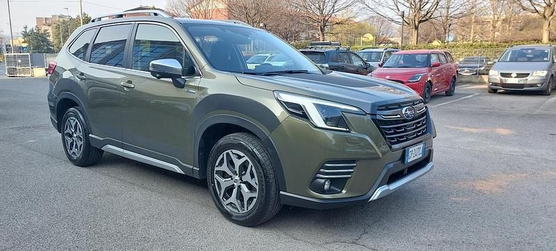 Usata Subaru Forester Style 149 CV (109 kW) 2023 Verde SUV