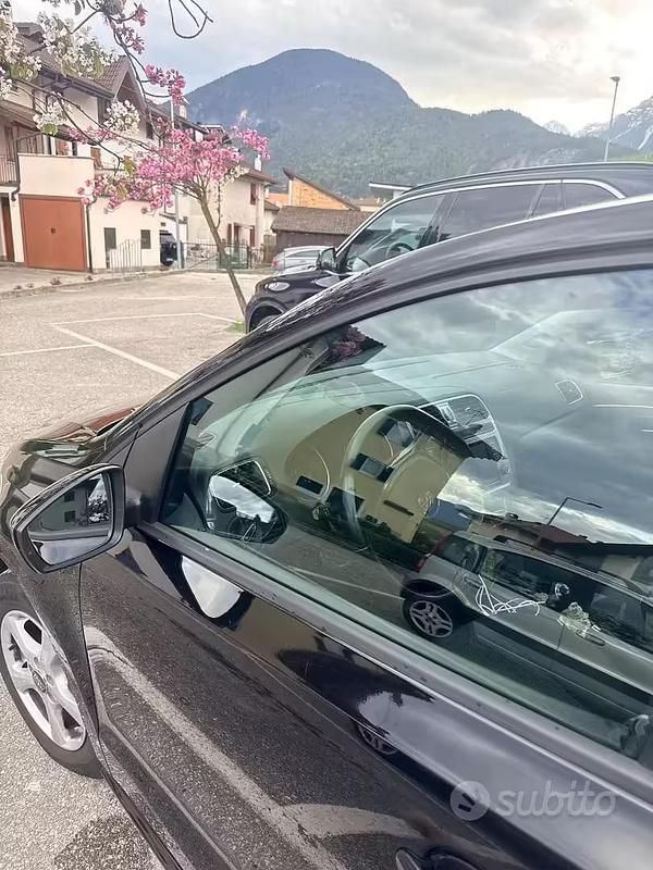 Usata VW Polo 90 CV (66 kW) 2016 Nero Utilitaria