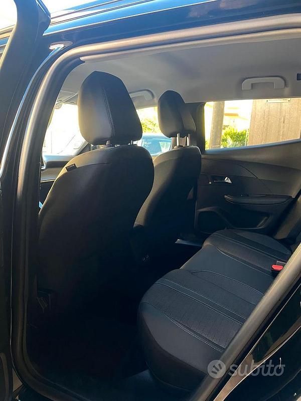 Usata Peugeot 2008 Allure 100 CV (73 kW) 2022 SUV