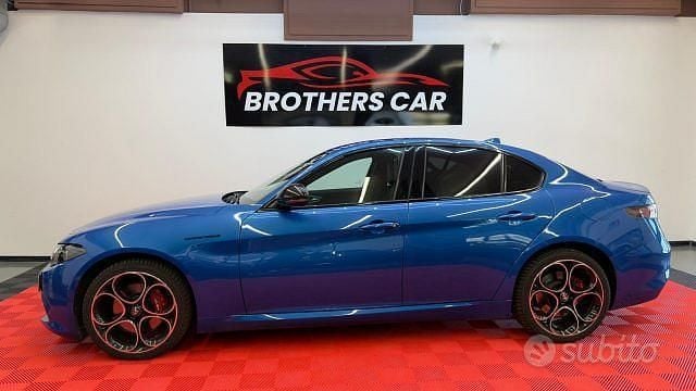 Usata Alfa Romeo Giulia Competizione 211 CV (155 kW) 2023 Blu Berlina