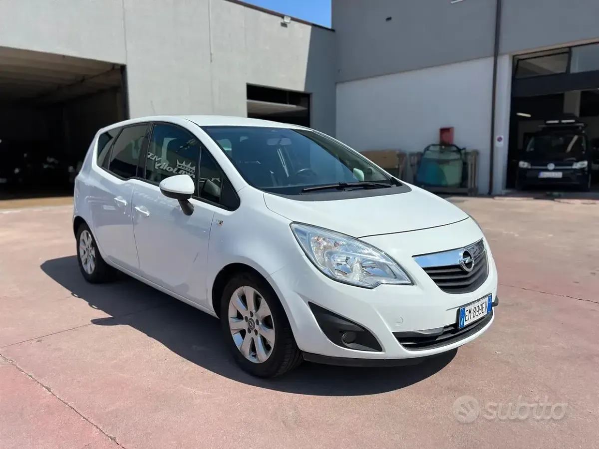 Usata Opel Meriva 120 CV (88 kW) 2012 Bianco Monovolume