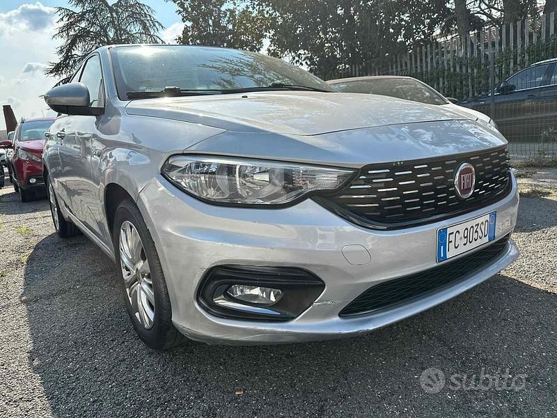 Usata Fiat Tipo Opening Edition 120 CV (88 kW) 2016 Argento Berlina