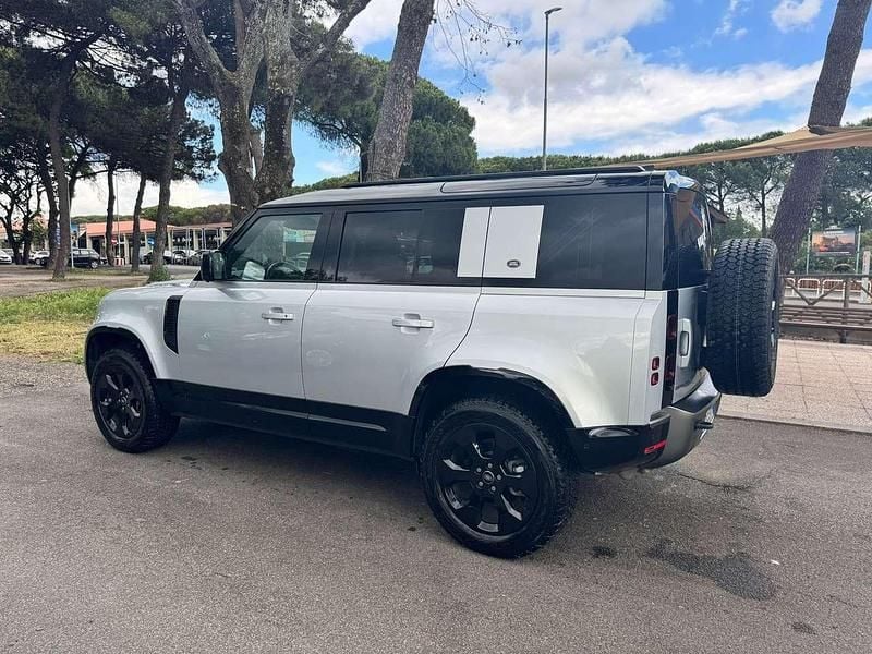 Usata Land Rover Defender SE Dynamic 200 CV (147 kW) 2022 Argento SUV
