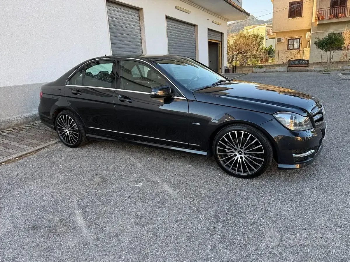 Usata Mercedes C250 204 CV (150 kW) 2012 Grigio Berlina