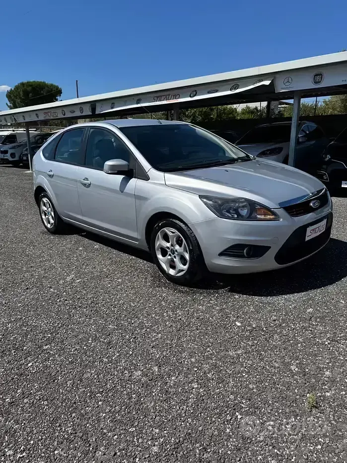 Usata Ford Focus 109 CV (80 kW) 2010 Grigio Berlina