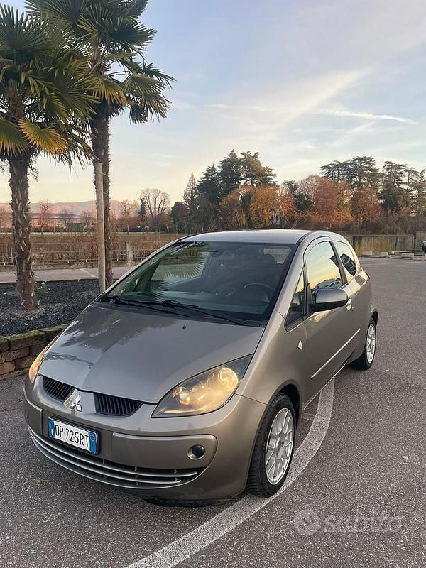 Usata 2008 Mitsubishi Colt Tre volumi | 2000 € - Immagine 1/4