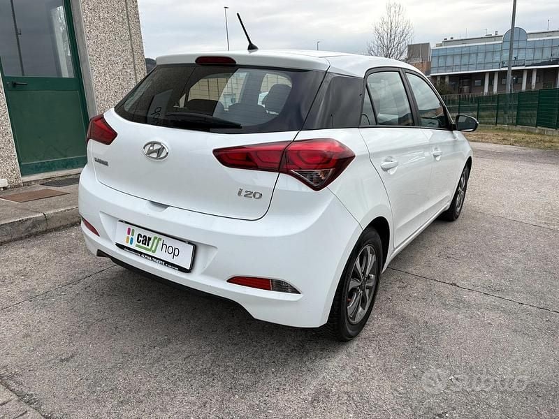 Usata Hyundai i20 Classic 75 CV (55 kW) 2018 Bianco Berlina