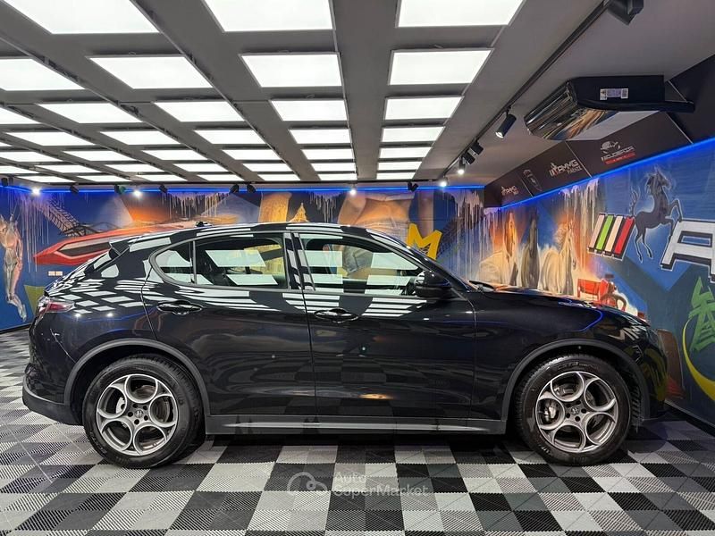 Usata Alfa Romeo Stelvio 160 CV (117 kW) 2024 Nero SUV