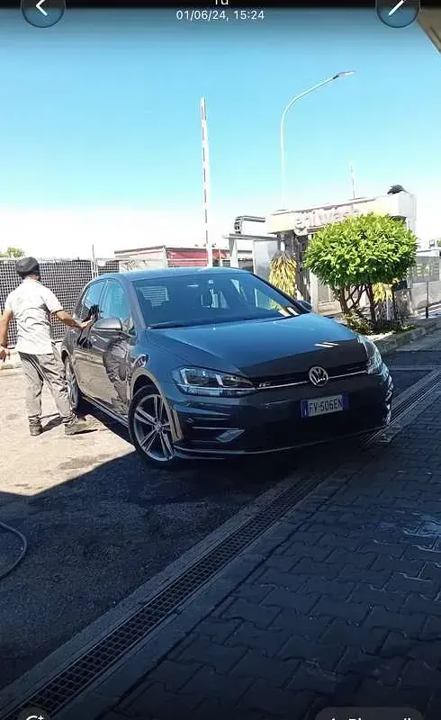 Usata VW Golf VII Highline 110 CV (80 kW) 2019 Berlina