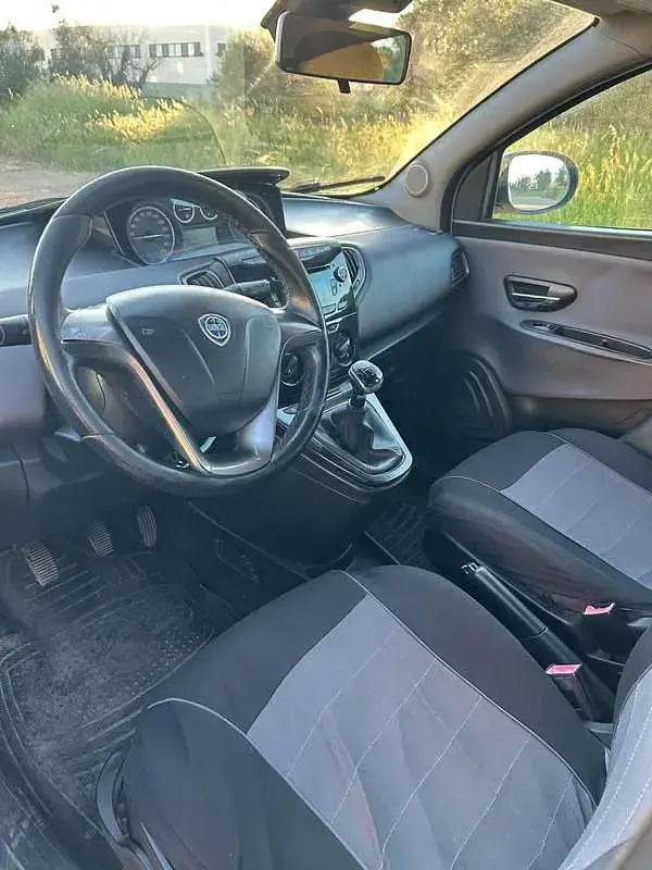 Usata Lancia Ypsilon Silver 95 CV (69 kW) 2011 Utilitaria