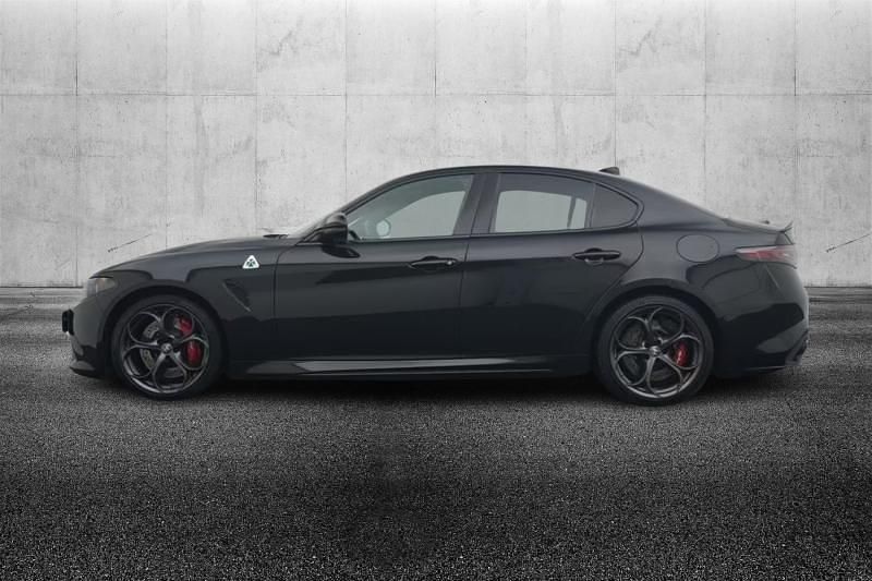 Usata Alfa Romeo Giulia Quadrifoglio 519 CV (381 kW) 2023 Nero metallizzato Berlina
