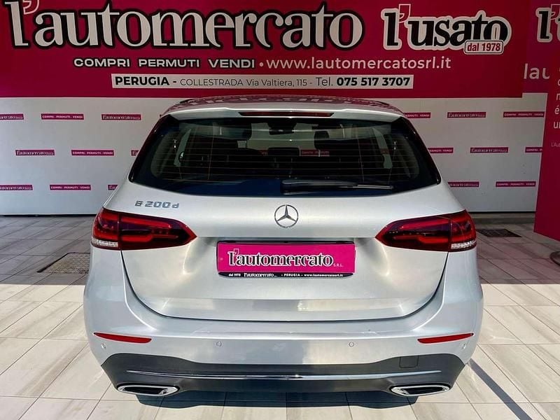 Usata Mercedes B200 150 CV (110 kW) 2023 Argento Monovolume