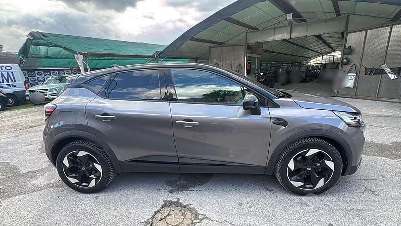 Usata Renault Captur Techno 90 CV (66 kW) 2025 Grigio SUV