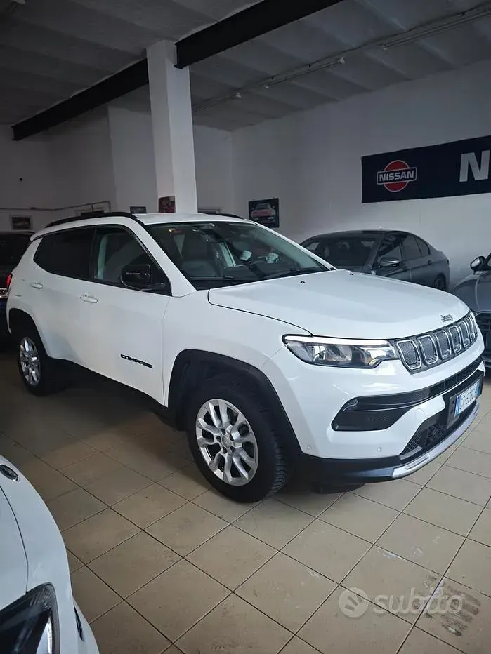Begagnad Jeep Compass 131 HK (96 kW) 2024 Vit SUV