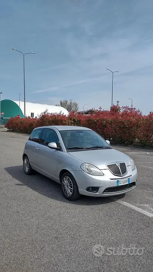 Usata Lancia Ypsilon 60 CV (44 kW) 2010 Utilitaria