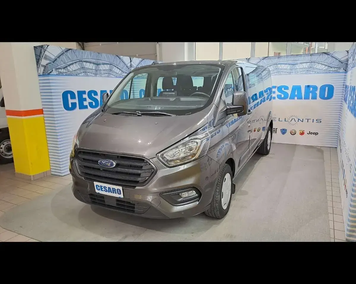 Usata Ford Transit Custom Trend 150 CV (110 kW) 2023 Grigio Station wagon
