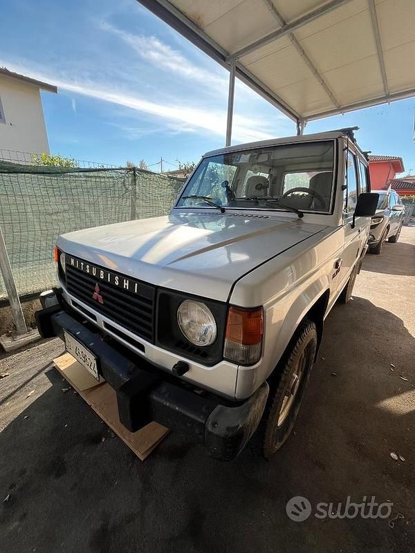 Usata Mitsubishi Pajero 84 CV (61 kW) 1989 Grigio SUV