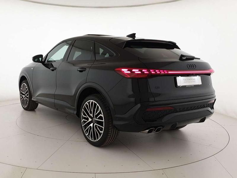 Nuova Audi Q5 Sportback S-Line 204 CV (150 kW) 2026 Nero mito metallizzato SUV