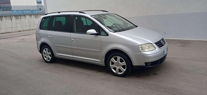 Usata 2006 VW Touran Monovolume | 3000 € - Immagine 1/4